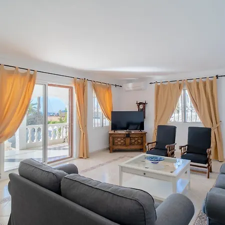 Isabel Private Pool Casasol Вілла Нерха